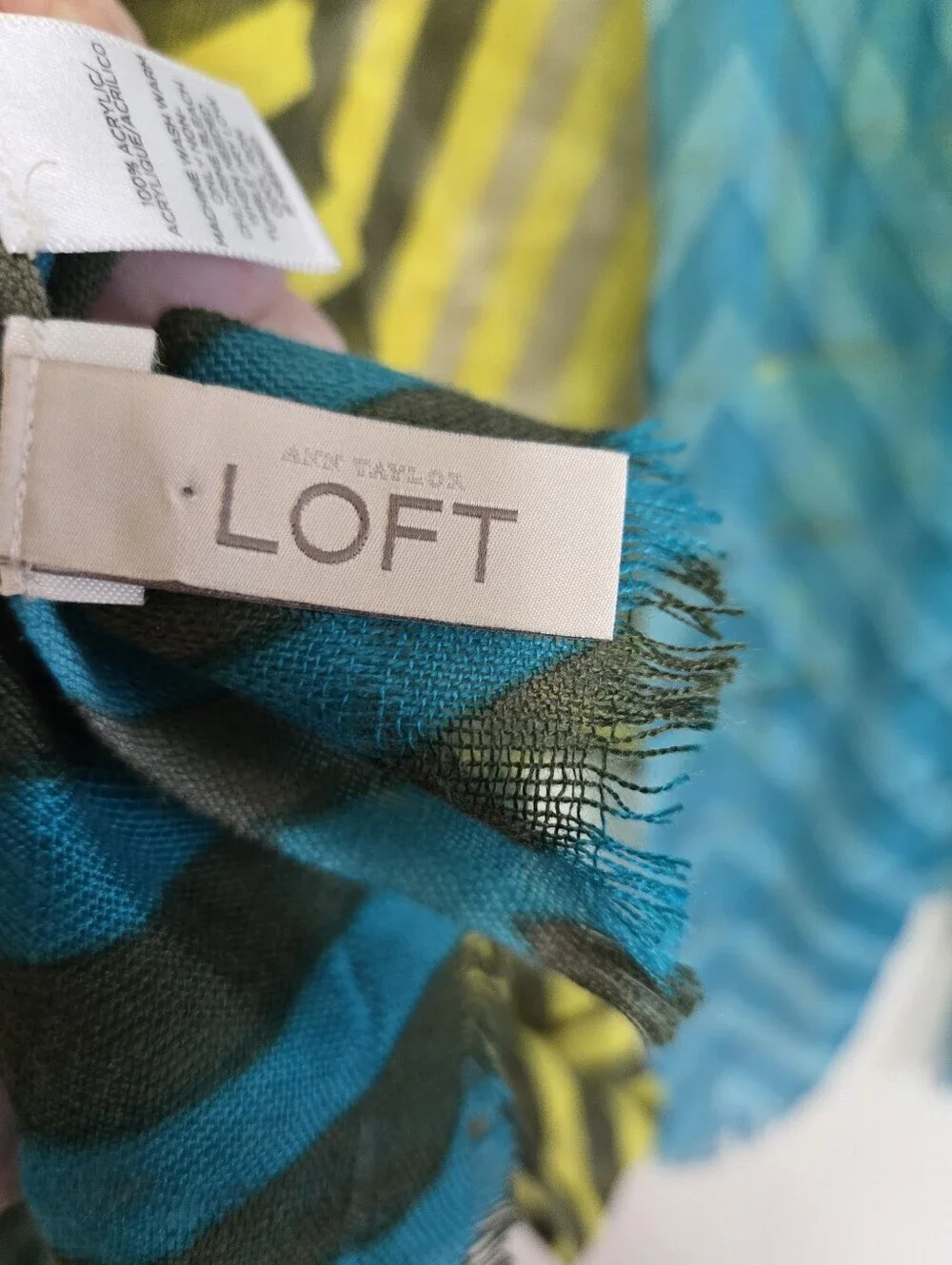 LOFT OVERSIZE LIGHTWEIGHT SCARF SHAWL WRAP MULTI-COLOR CHEVRON WOMEN OS CLASSIC